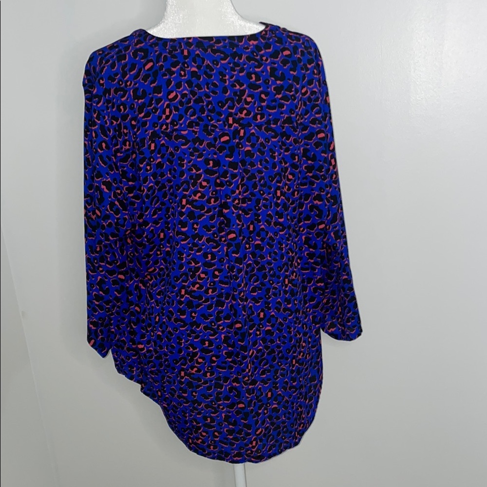Torrid Blue and Black Relaxed Blouse with Notched Collar - Picture 4 of 4